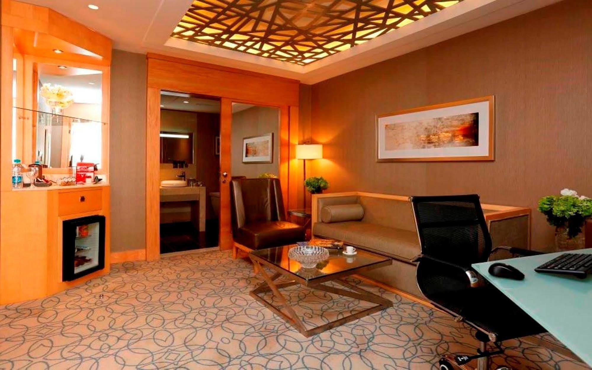 Grand Plaza - Gulf Hotel